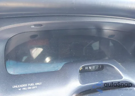 1995 Lincoln Town Car Executive z USA, uszkodzony, nr VIN 1LNLM81W3SY675294